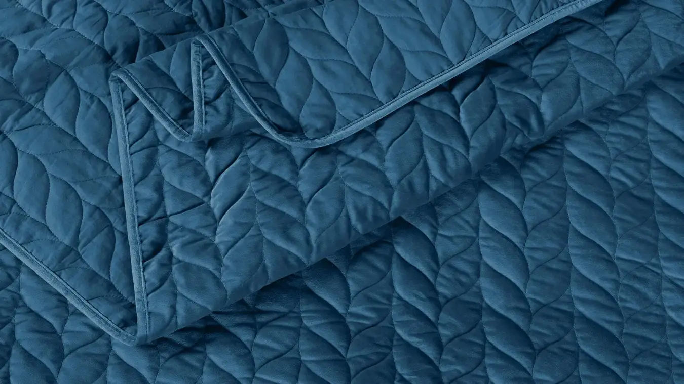 Покрывало стеганое Velvet Edition (коса), цвет Синий капри Askona фото - 4 - большое изображение